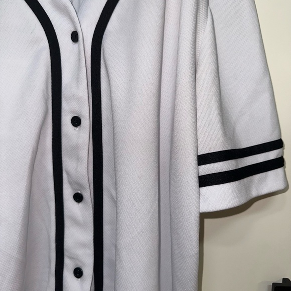 Button-down Oversized Jersey - US S - Unisex - Black - White - Forever 21 - Picture 8 of 11